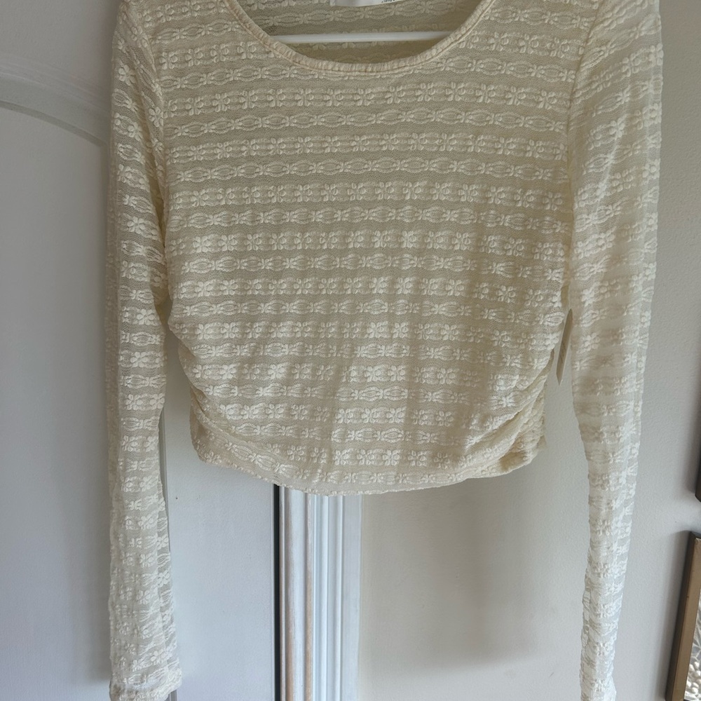 Altar'd State Cream Lace crop Long Sleeve Top size medium